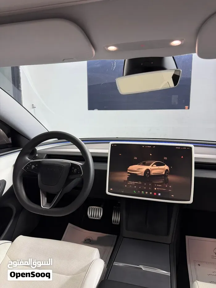 Tesla Model 3 2024 photo 2
