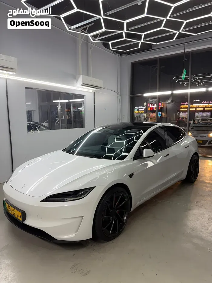 Tesla Model 3 2024 photo 4