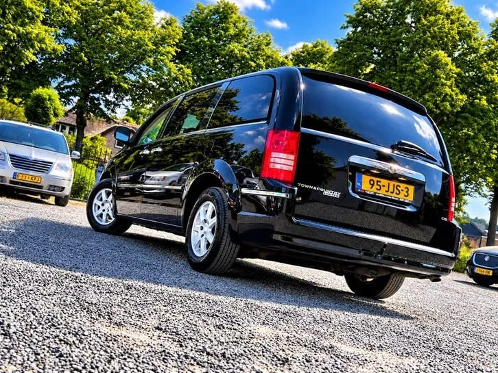 Chrysler Grand Voyager 2008 photo 2