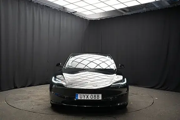 Tesla Model 3 2024 photo 4