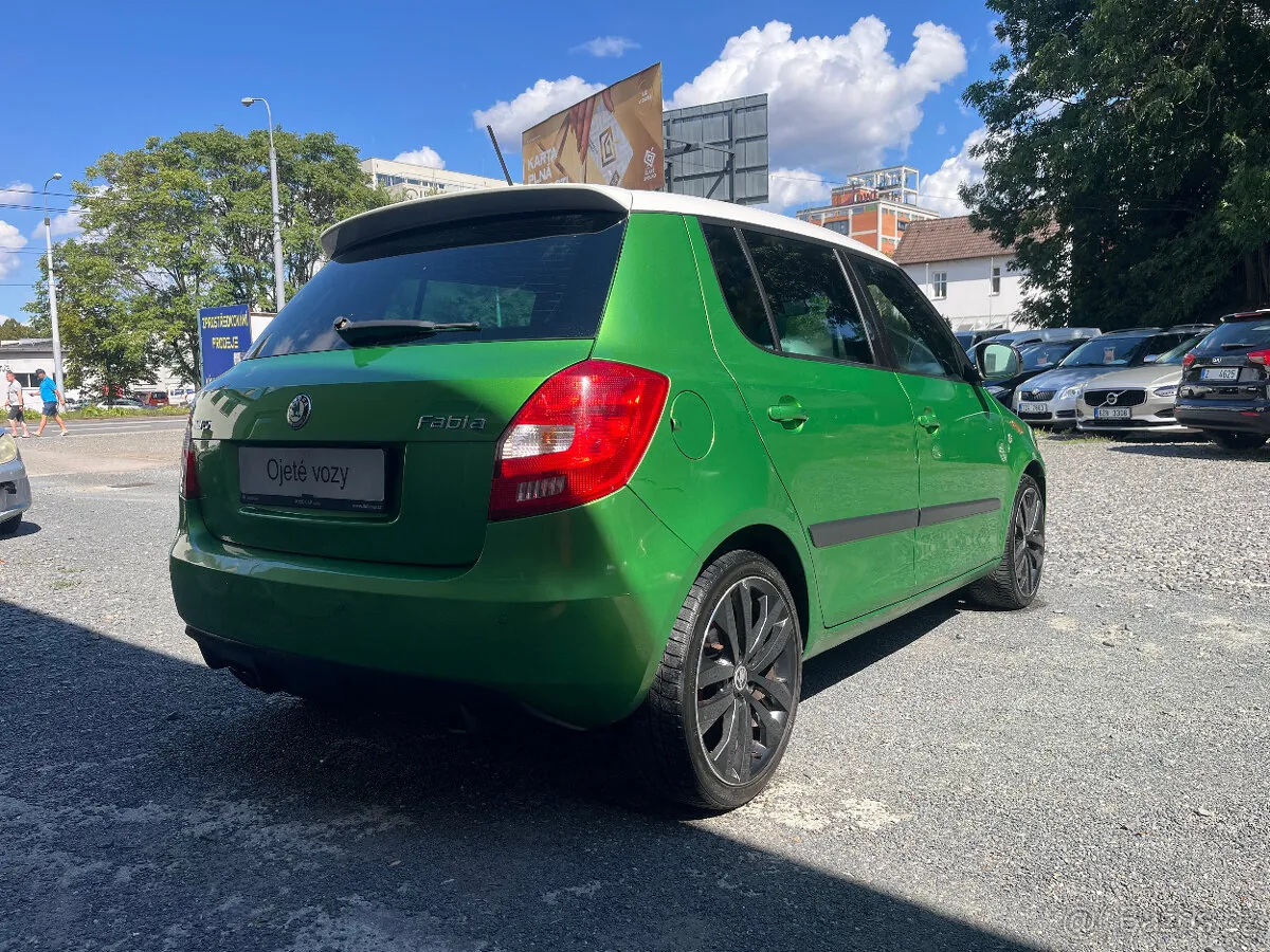 Skoda Fabia 2012 photo 5