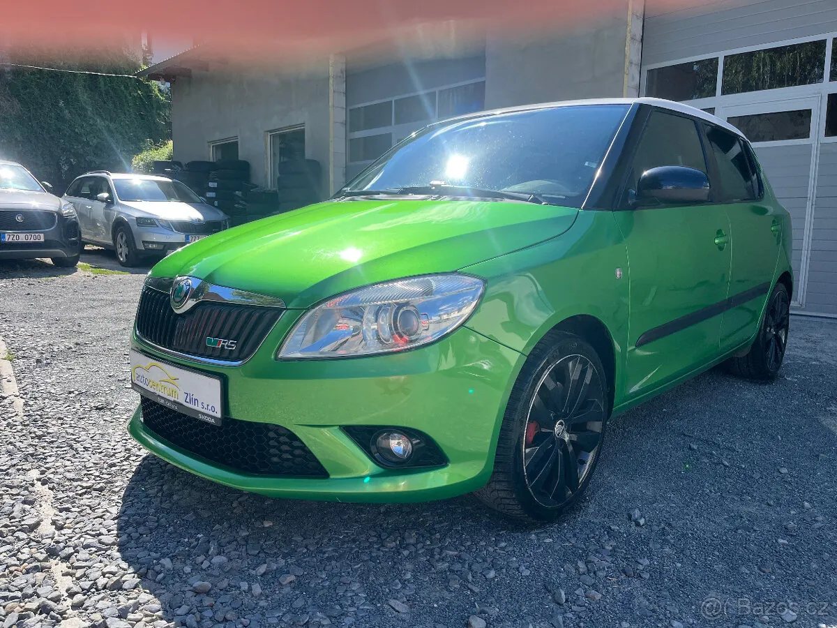 Skoda Fabia 2012 photo 3
