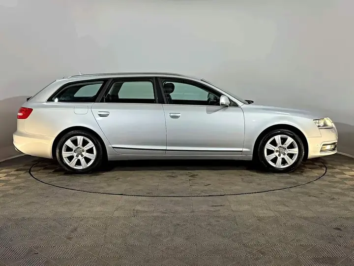 Audi A6 Avant 2010 photo 5