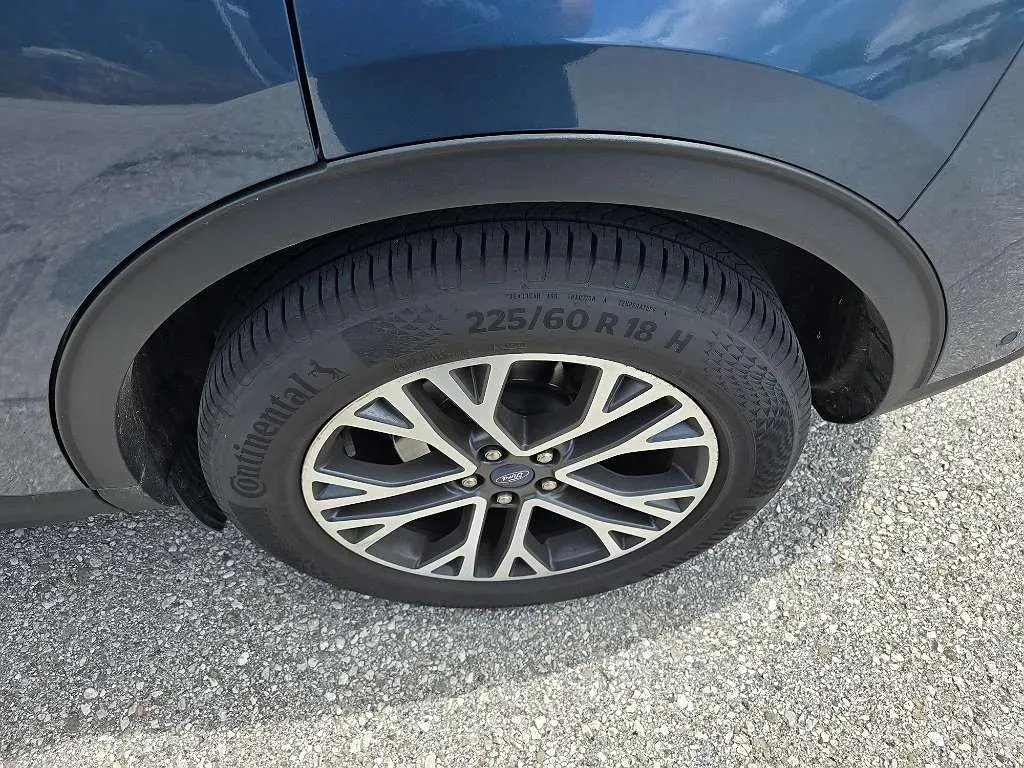 Ford Kuga 2022 photo 3