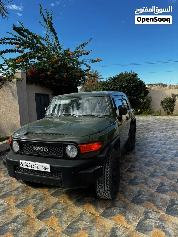 Toyota Fj Gxr 2013 photo 2