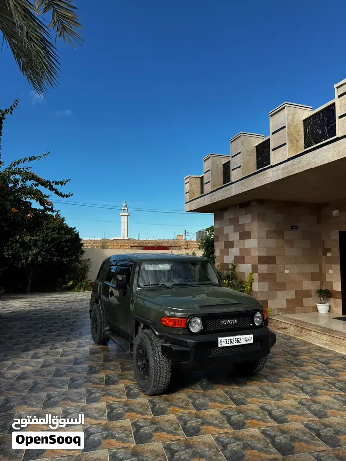 Toyota Fj Gxr 2013 photo 3