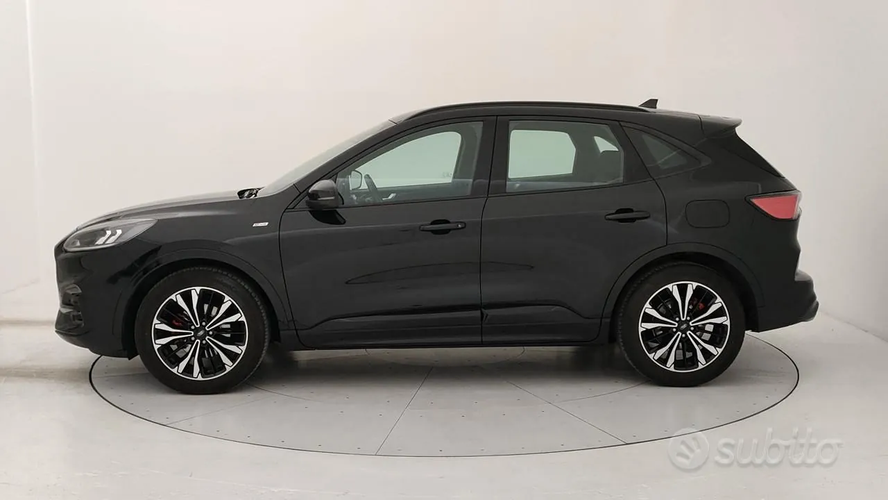 Ford Kuga 2022 photo 2