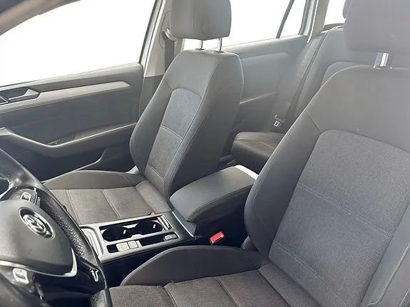 Volkswagen Passat 2018 photo 5