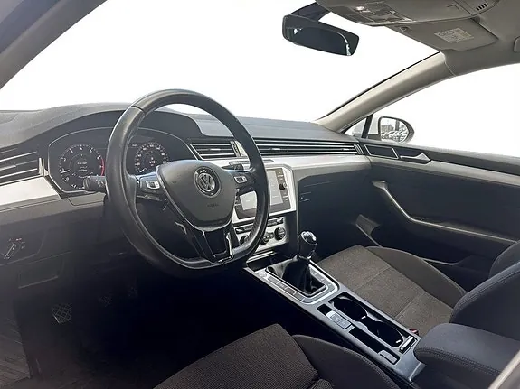 Volkswagen Passat 2018 photo 4