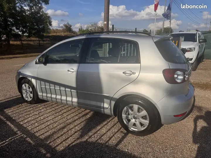 Volkswagen Golf 2009 photo 4