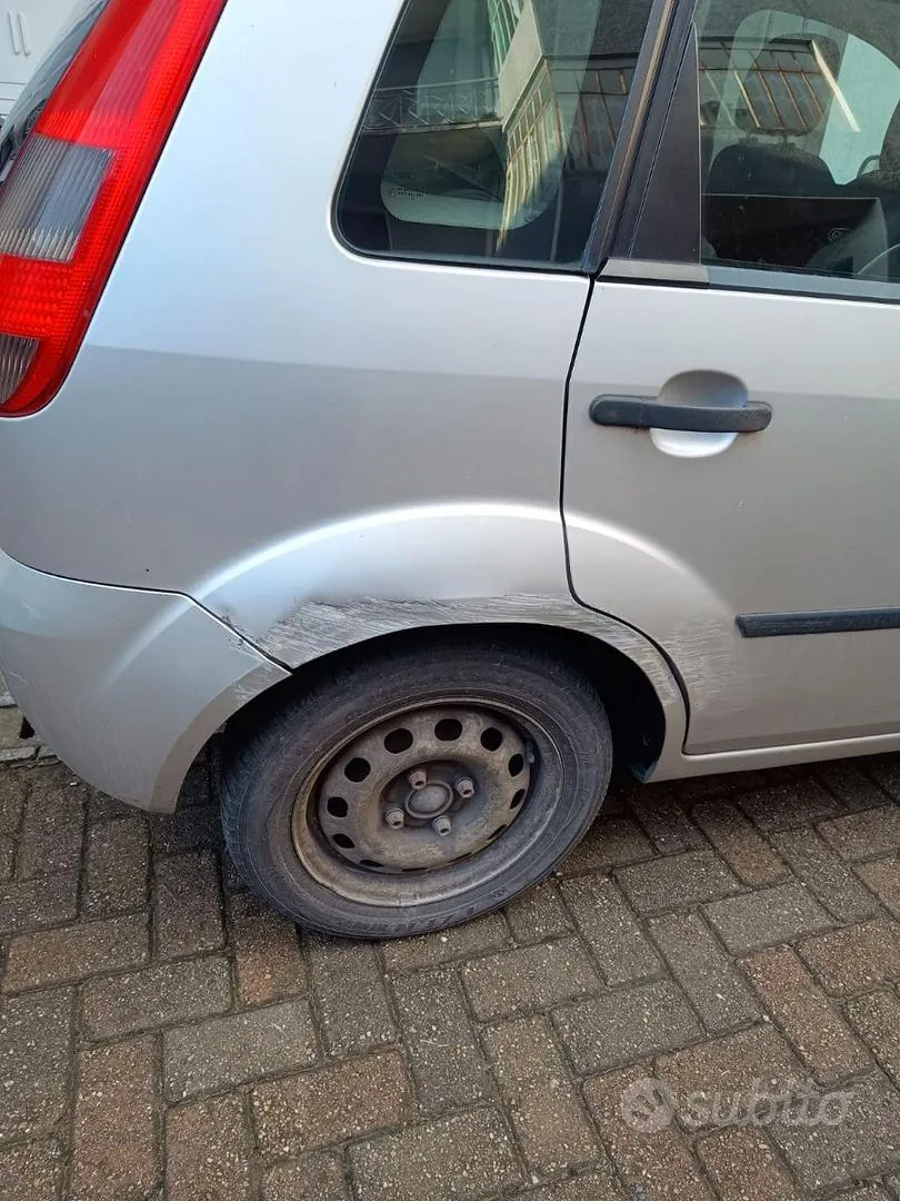 Ford Fiesta 2004 photo 5