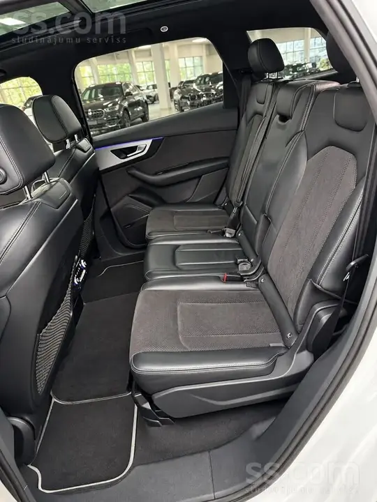 Audi Q7 2015 photo 4