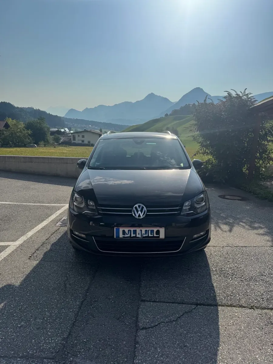 Volkswagen Sharan 2012 photo 2