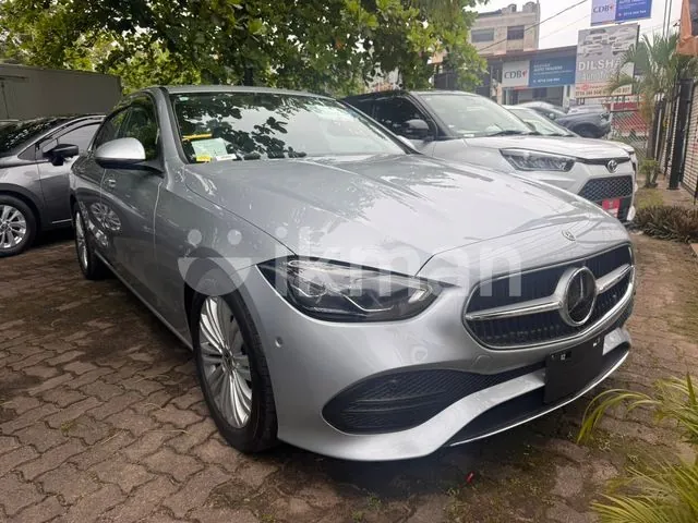 Mercedes-Benz C200
