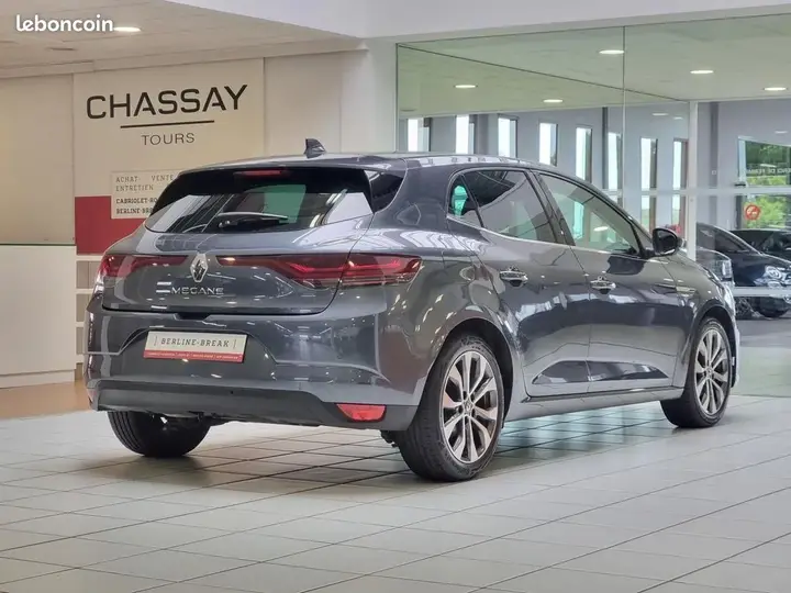 Renault Megane 2022 photo 2