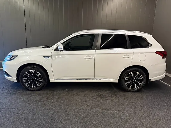 Mitsubishi Outlander 2016 photo 2