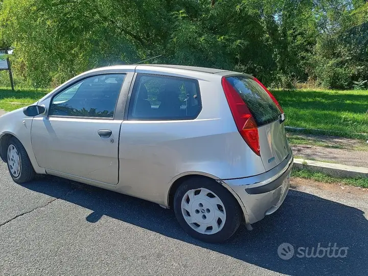 Fiat Punto 2000 photo 2