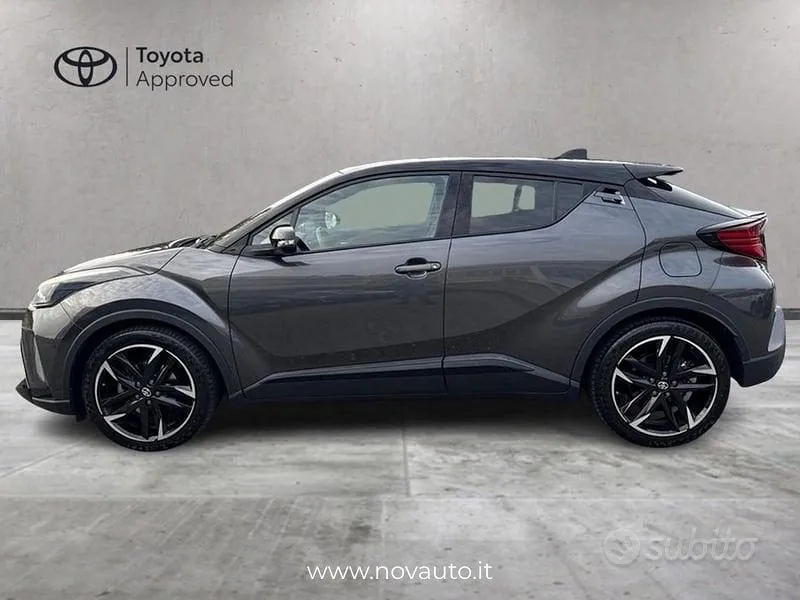 Toyota C-Hr 2022 photo 2