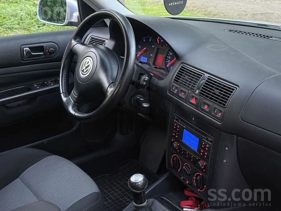 Volkswagen Golf 2005 photo 3