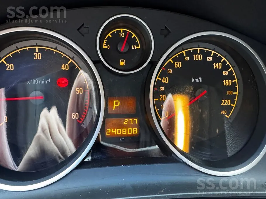 Opel Astra 2010 photo 4