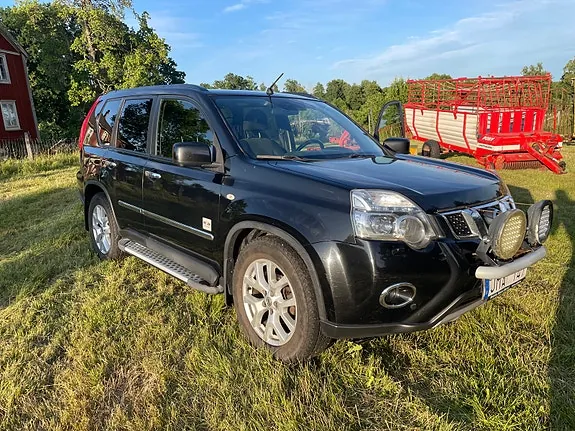 Nissan X-Trail 2012 photo 2