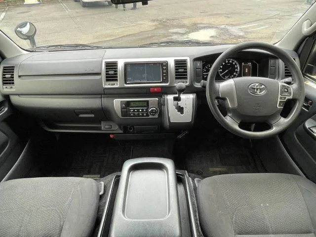 Toyota Hiace 2020 photo 3