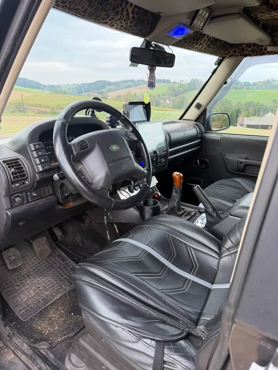 Land Rover Discovery 2004 photo 3