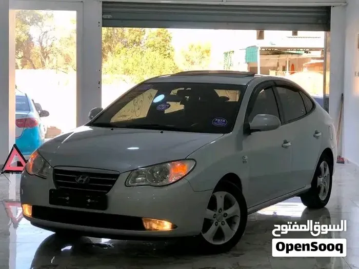 Hyundai Avante 2010 photo 2