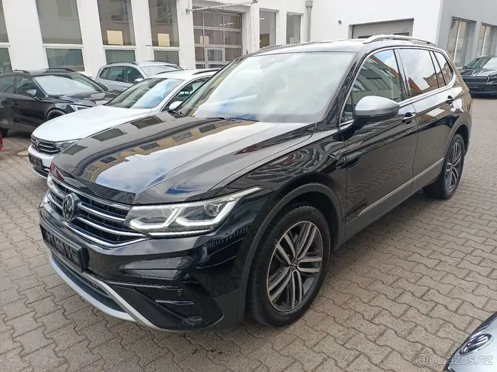Volkswagen Tiguan Allspace 2023 photo 2
