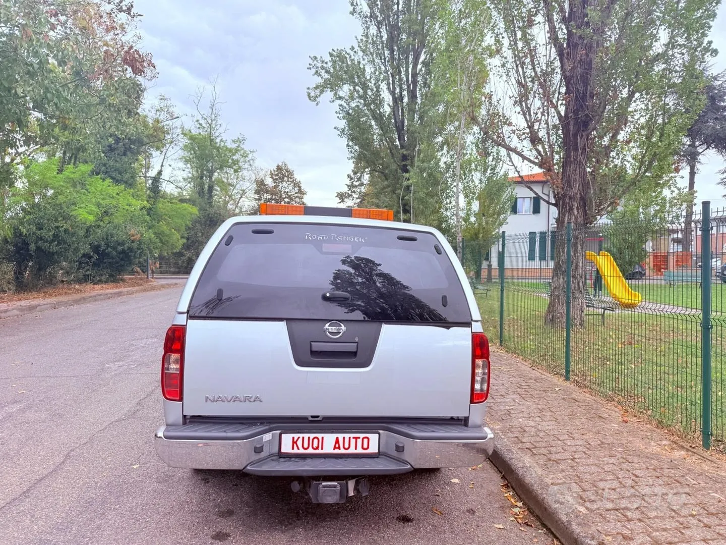 Nissan Navara 2010 photo 4