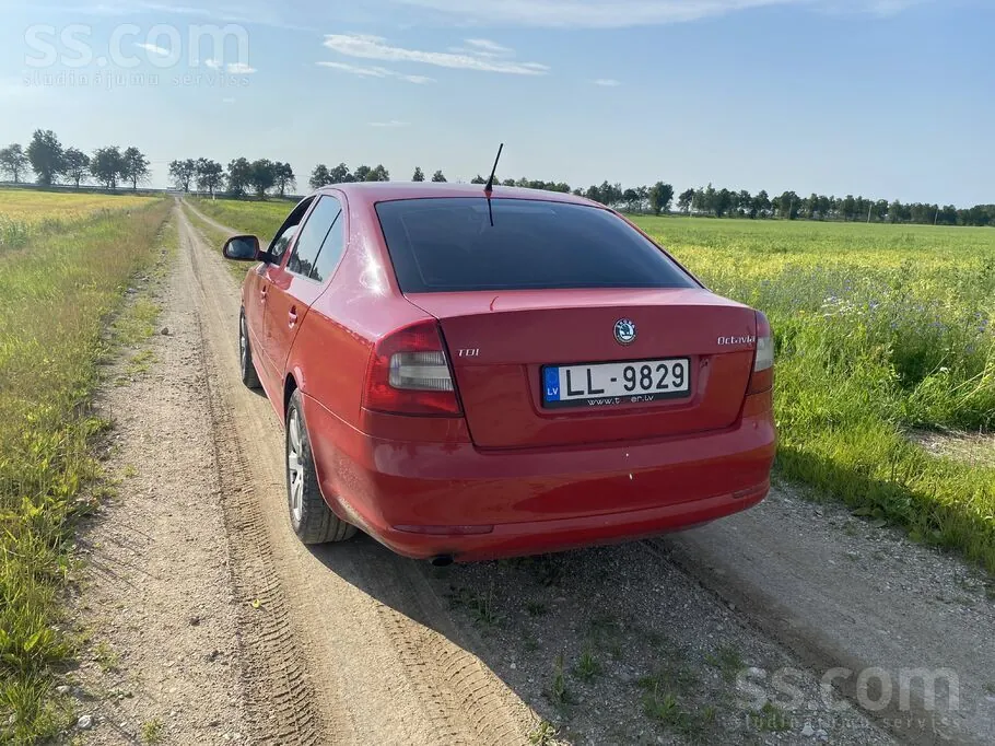 Skoda Octavia 2012 photo 3