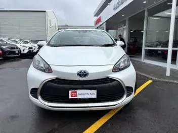 Toyota Aqua 2025 photo 5