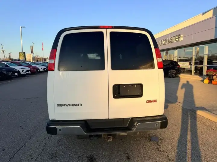 GMC Savana 2019 photo 5