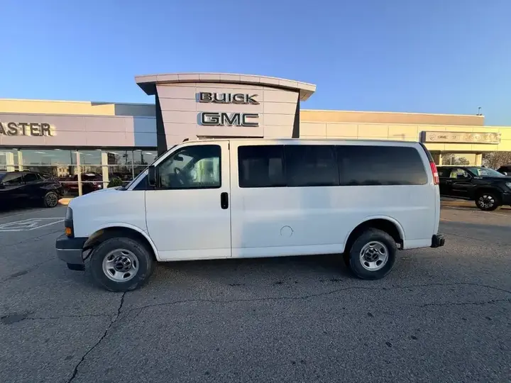 GMC Savana 2019 photo 3
