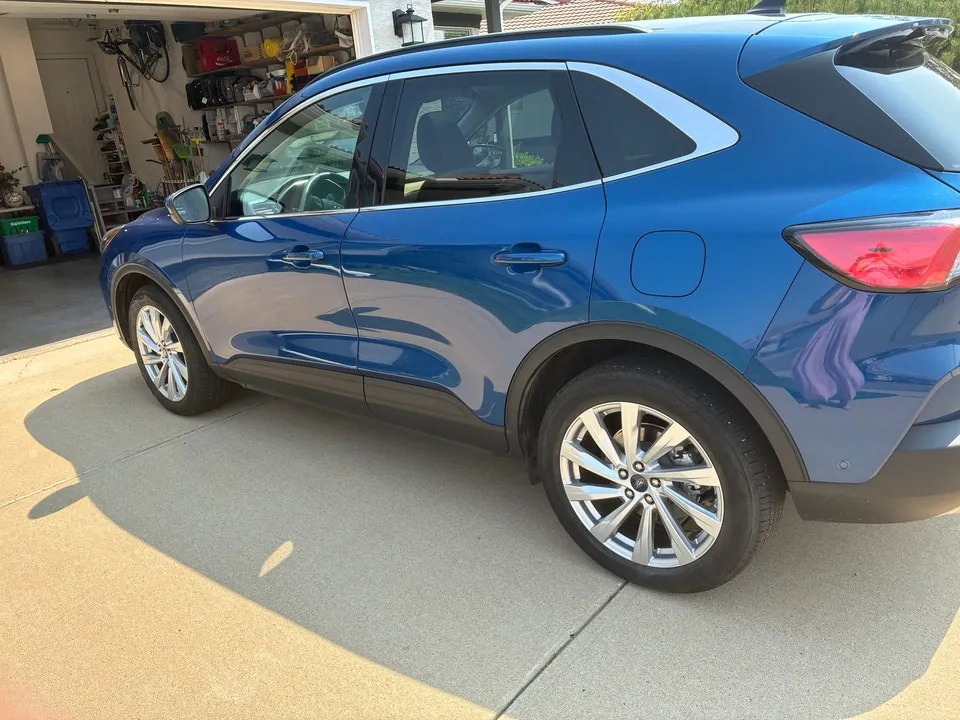 Ford Escape 2022 photo 2