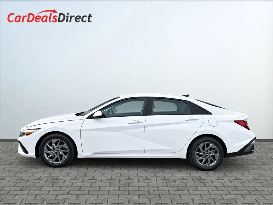 Hyundai Elantra 2024 photo 3