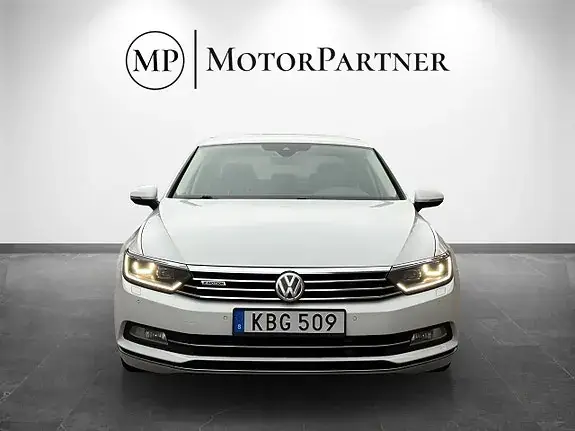 Volkswagen Passat 2016 photo 2