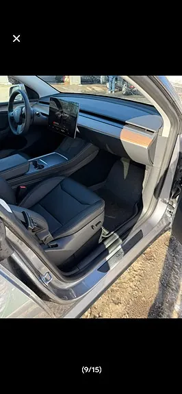 Tesla Model Y 2025 photo 5