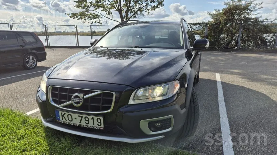 Volvo Xc70 2010 photo 2