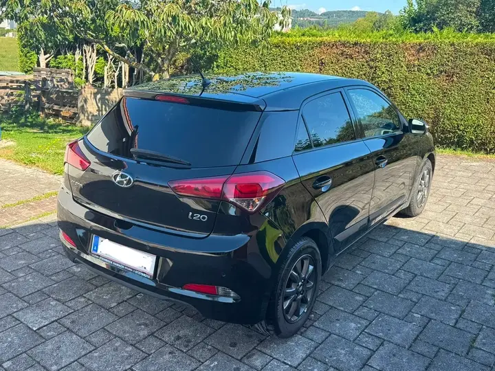 Hyundai I20 2017 photo 2
