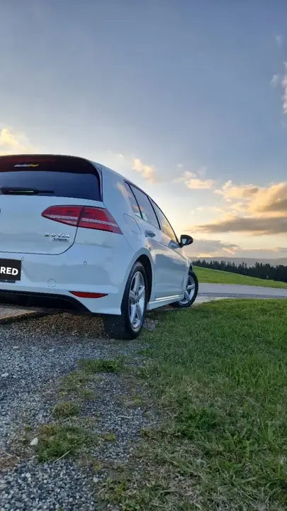 Volkswagen Golf 2015 photo 2