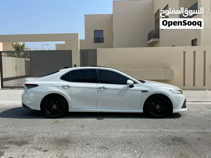 Toyota Camry 2023 photo 3