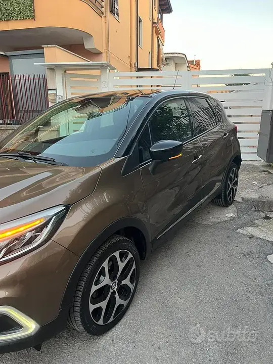 Renault Captur 2018 photo 2