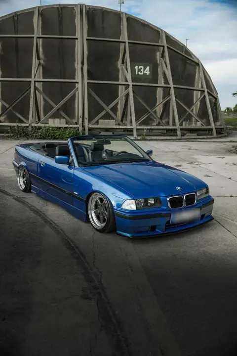 BMW 320I