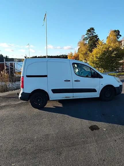 Citroen Berlingo 2010 photo 2