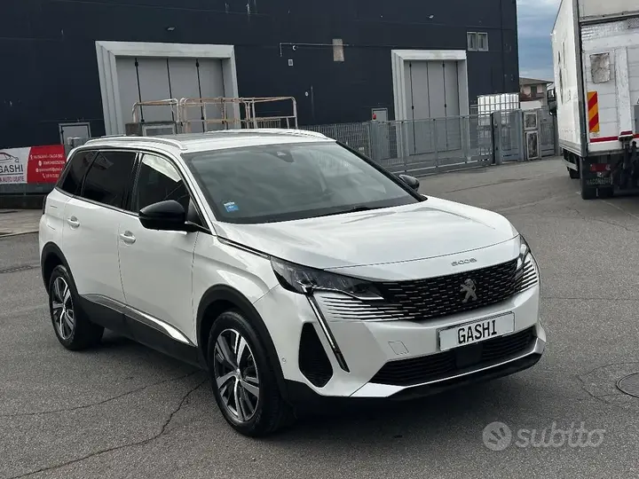 Peugeot 5008 2023 photo 3