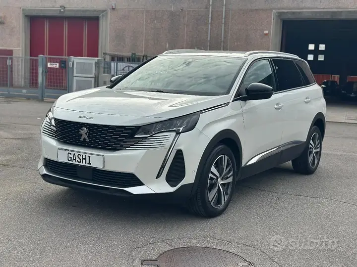 Peugeot 5008 2023 photo 2