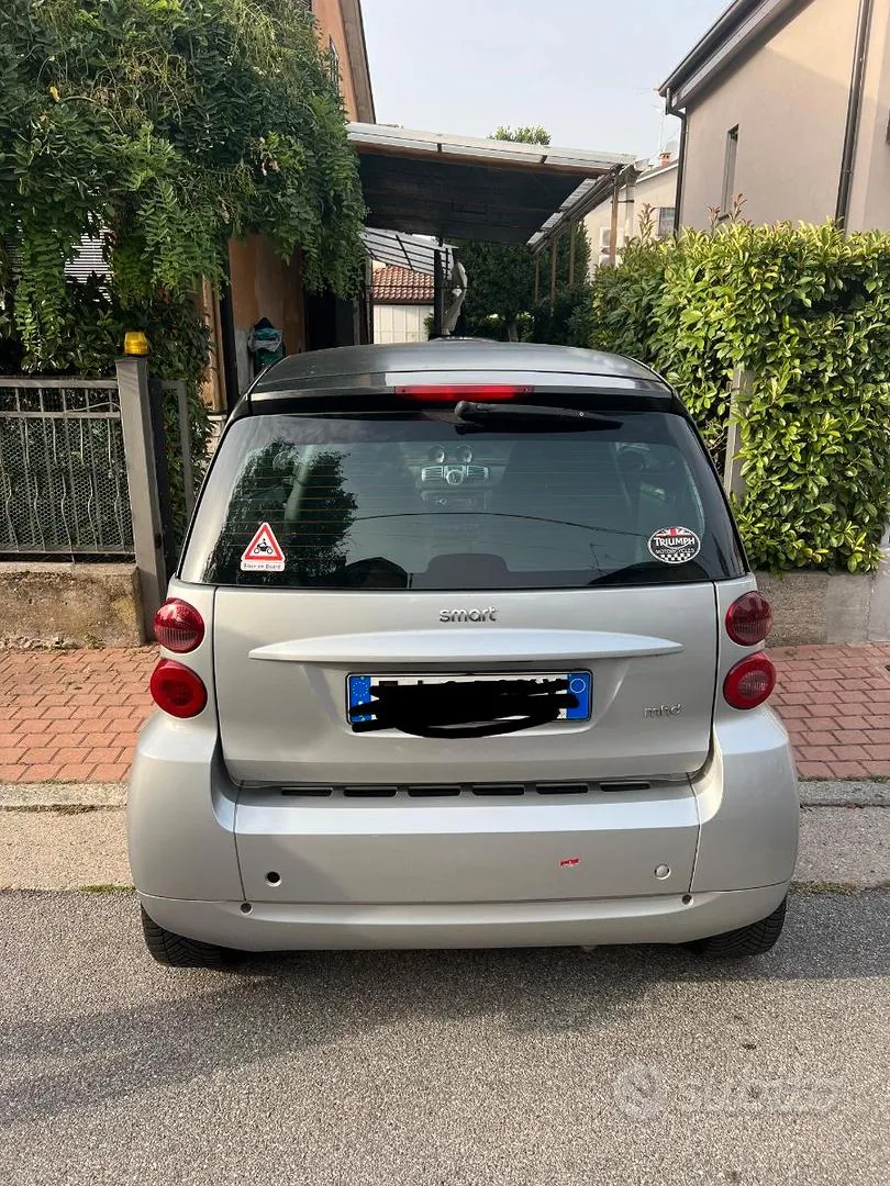 Smart Fortwo 2011 photo 2