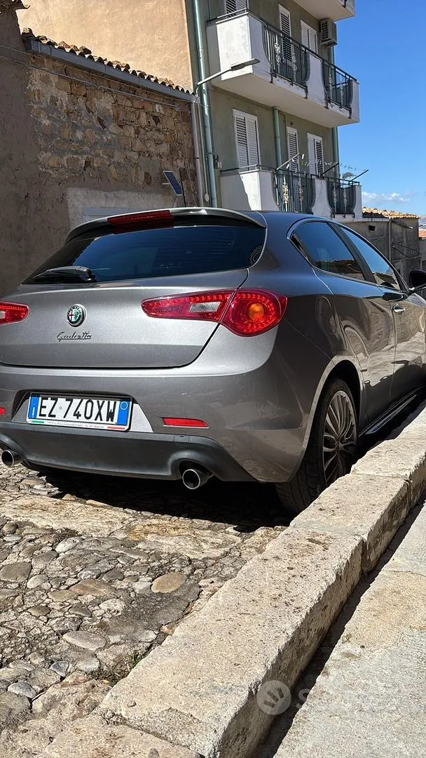 Alfa Romeo Giulietta 2015 photo 5