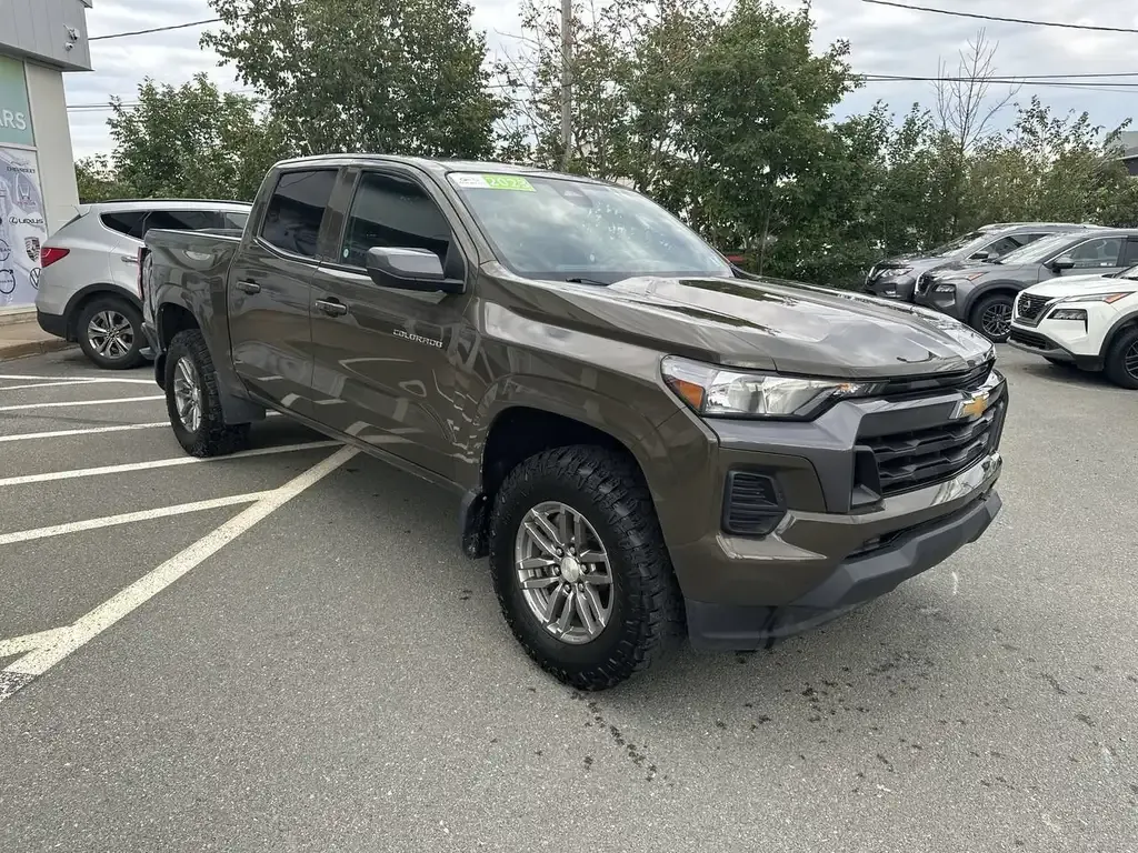 Chevrolet Colorado 2023 photo 2